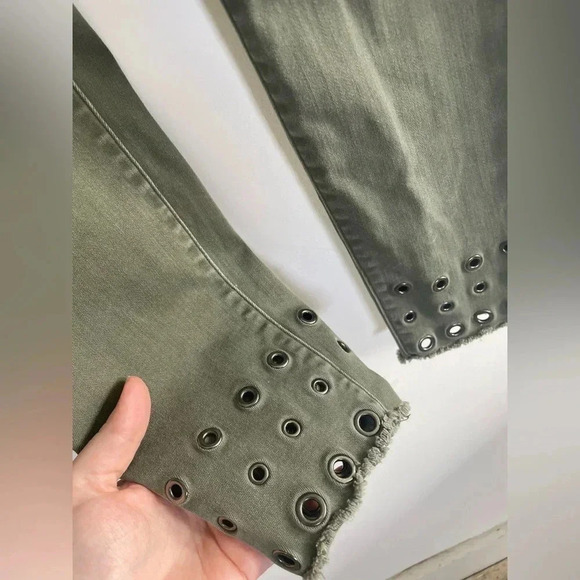 Rock & Republic Green Jeans Size 8 Green Grommet Slimming Denim RX Fever 0099 - Picture 3 of 8